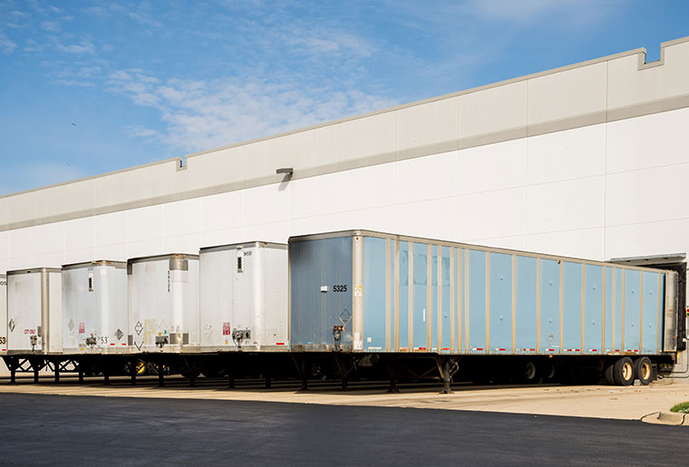 E&J Trailer truck providing commercial trailer support